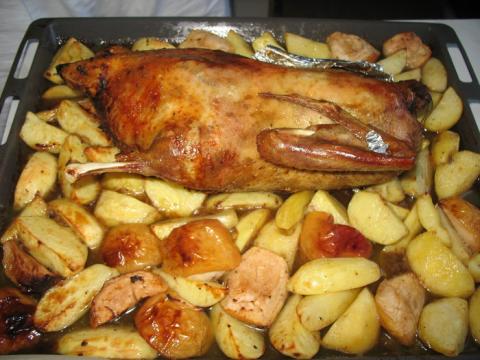 Утка с картошкой и яблоками в духовке пошаговый рецепт с Утка с картошкой и яблоками в духовке пошаговый рецепт с